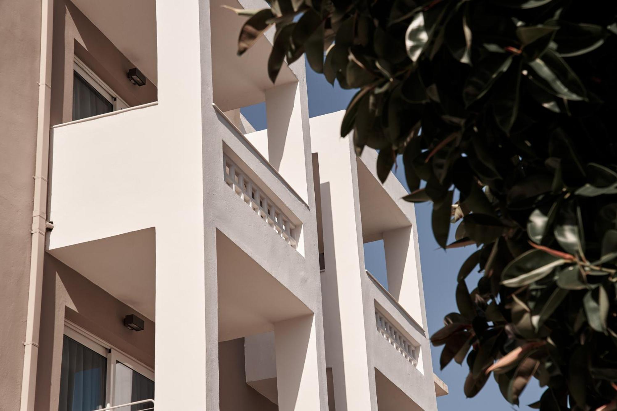 Troulis Apart-Hotel Bali  エクステリア 写真