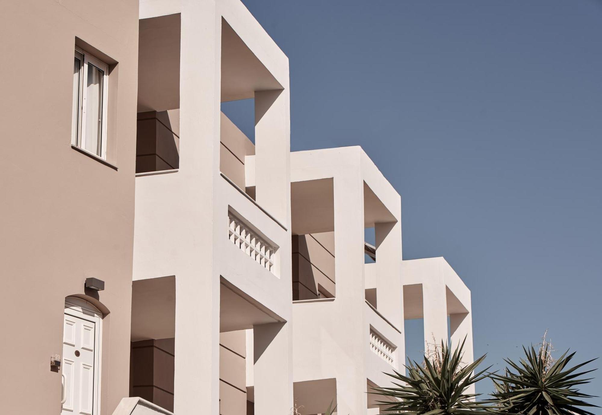 Troulis Apart-Hotel Bali  エクステリア 写真