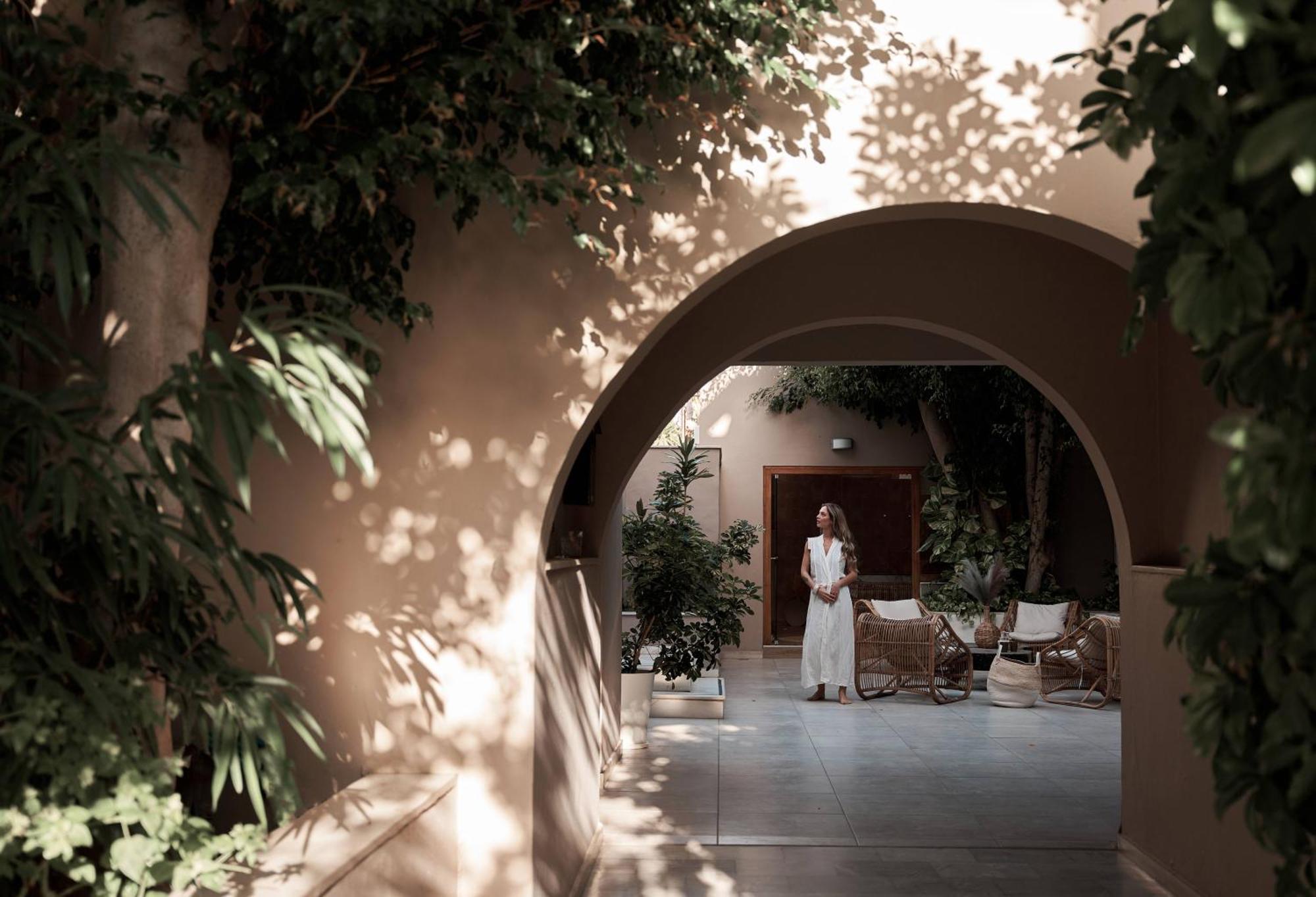Troulis Apart-Hotel Bali  エクステリア 写真